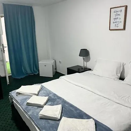 Bam Hotel *